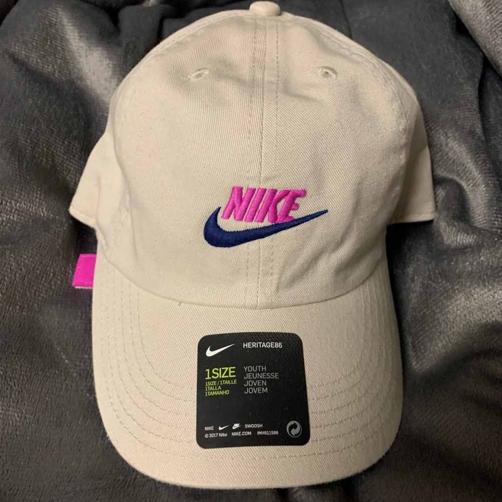 Nike strap baseball hat